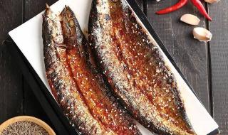 手撕烤秋刀鱼的做法 烤秋刀鱼的做法
